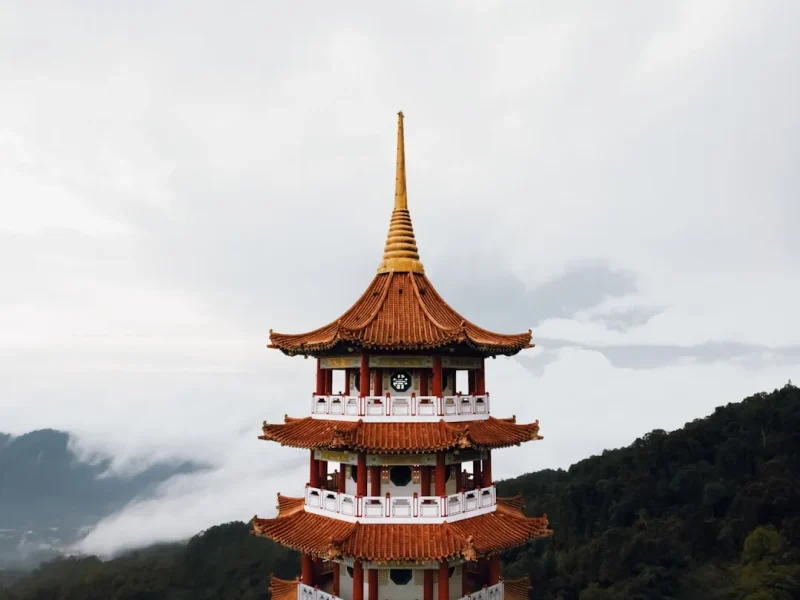 kham pha van phap the gian qua con uong tam linh trong phat giao
