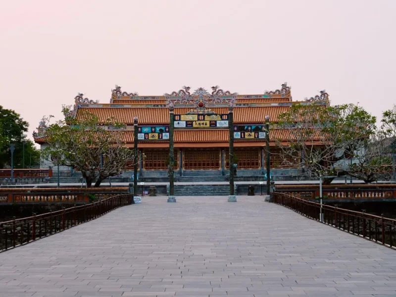 su hai hoa giua phat giao va luan ly xa hoi tim kiem ao uc trong cuoc song hien ai