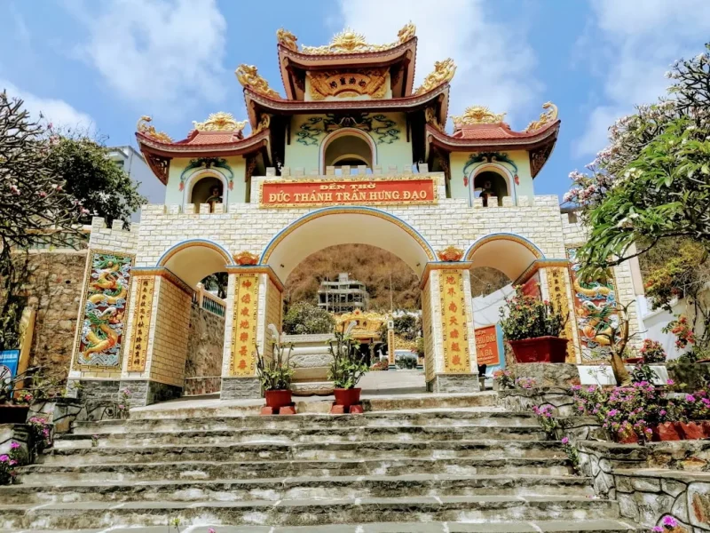 hoa nhap oi song tam linh qua ao uc phat giao