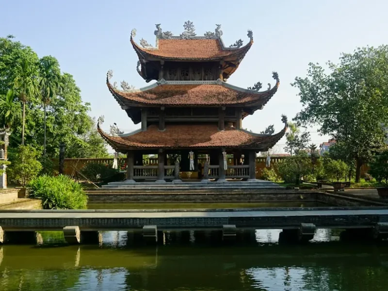 tinh nguoi trong anh sang phat giao hanh trinh en hoa binh